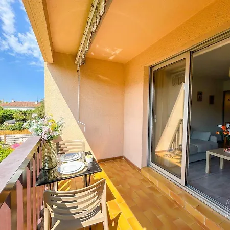 Au Coeur De Avec Balcon דירה *